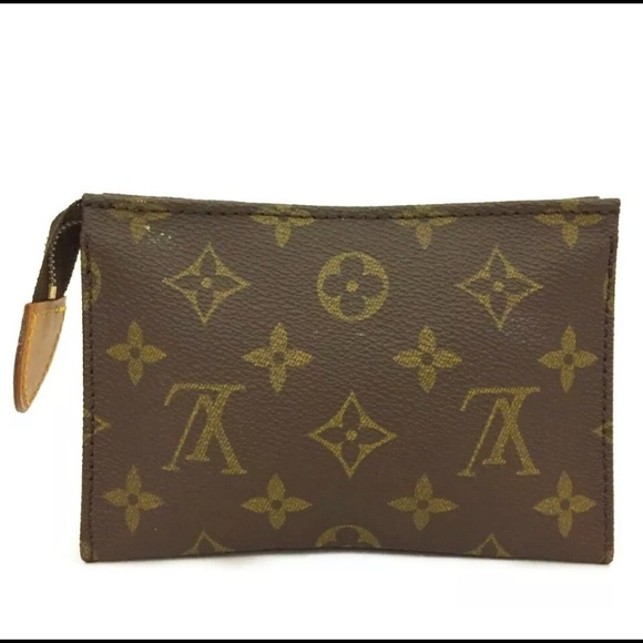 Authentic Louis Vuitton Toiletry Pouch 15 - Picture 4 of 7